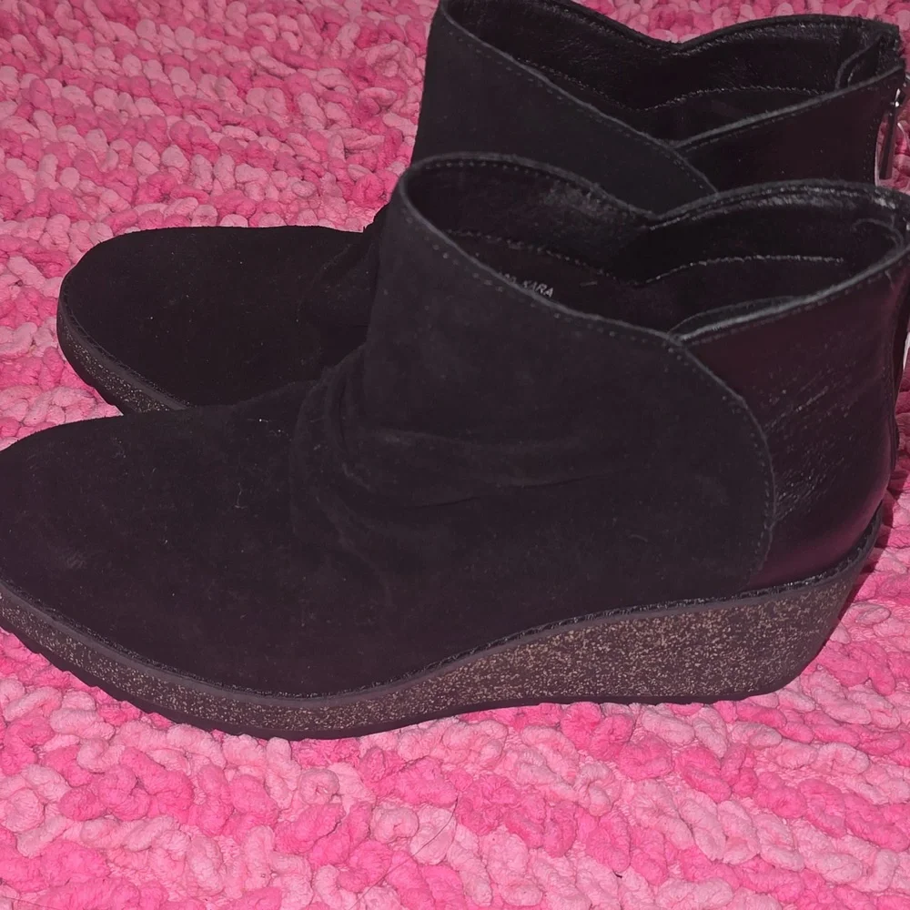 aetrex Kara‎ Black Wedge Ankle Boots